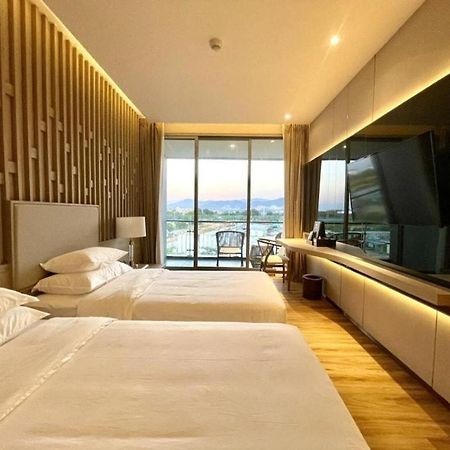 Symphony Of The Sea Hotel Bang Saen Exterior photo